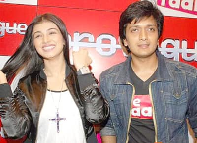 Riteish Deshmukh and Ayesha Takia inaugurate Provogue store on June 15.