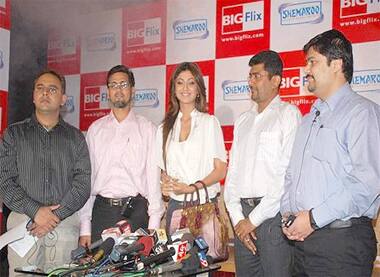 Shilpa Shetty unveils `Yoga DVD` on broadband in Mumbai