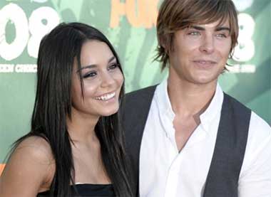 Vanessa Hudgens and Zac Efron at the 2008 Teen Choice Awards