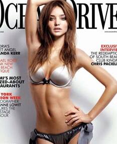 Orlando's hot girlfriend Miranda Kerr strips down to undies.