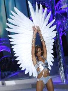 'Victoria's Secret model Selita Ebanks flying high on the ramp!