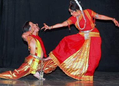 Eminent classical dancer Sonal Mansingh performs during 'Dharawad Utsav 08' in Hubli. 