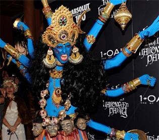 Heidi Klum, dressed as an Indian goddess ‘Kaali’, won the best costume at the Halloween costume party. 