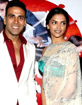 Akshay and Deepika spotted at a media event. 