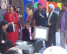 Amitabh Bachchan interacts with fans at the Jaipur literary festival