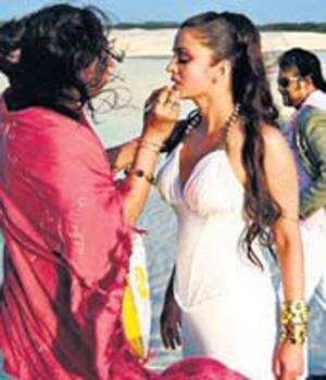 Aishwaya Rai Bachchan gets a touch-up on the sets of 'Robot' opposite Rajinikanth.