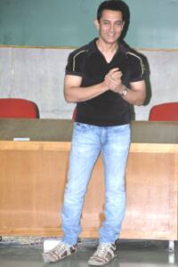 Magic management: Aamir Khan smiles during a lecture at IIM, Ahmadabad.