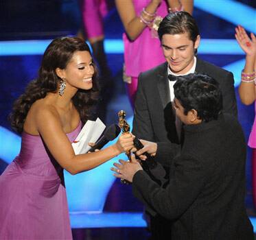 A.R. Rahman accepts the Oscar for best original song 