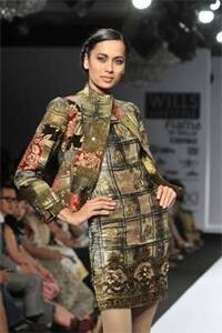 Charu Parashar experimented with psychedelic patterns in silken colours.