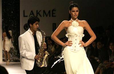 A model showcases a creation by Neeta Lulla at the Lakme Fashion Week Fall/Winter 2009 in Mumbai, India, Sunday, March 29, 2009.