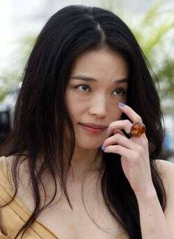 Jury member and Taiwan actress Shu Qi poses during a photocall at the 62nd Cannes Film Festival May 13, 2009. The 62nd Cannes film festival opens on Wednesday and 20 films compete for the prestigious 