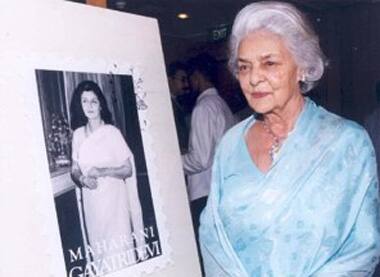 Gayatri Devi at an event by 'Arisia' to honour her.