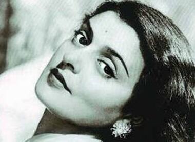 A young Gayatri, an epitome of beauty.