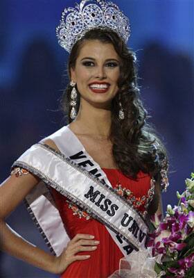 Miss Venezuela Stefania Fernandez poses after being crowned Miss Universe 2009 at the end of the Miss Universe beauty pageant in Nassau, Bahamas, Sunday, Aug. 23, 2009.