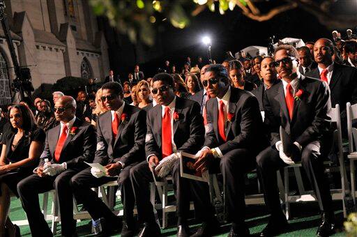 Janet Jackson, Randy Jackson, Jackie Jackson, Tito Jackson, Jermaine Jackson and Marlon Jackson attend Michael Jackson's funeral service held at Glendale Forest Lawn Memorial Park