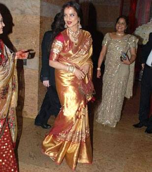 The gorgeous Rekha was also spotted at Shilpa and Raj's reception.