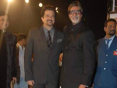 Anil Kapoor and Amitabh Bachchan at the premiere of 'Paa'.