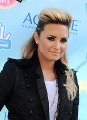 Demi Lovato Dyes Hair Silver Purple Fashion News Zee News