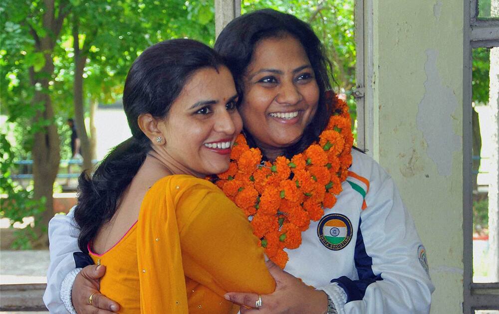 Shooter Anisha Sayyed who won a Silver Medal at Commonwealth Games Glasgow 2014 at felicitation programme in Faridabad.
