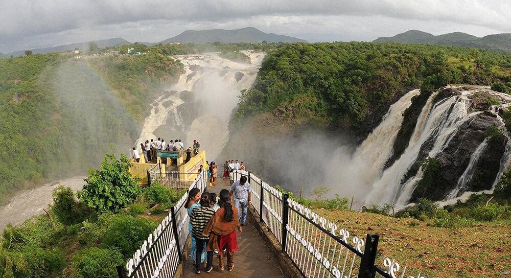 People enjoy the view of Gaganachukki and Bharachukki falls called as Shivanasamudra falls near Mysore.