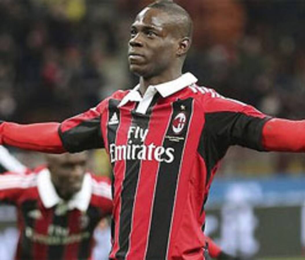 Balotelli Super Goal Vs Bologna