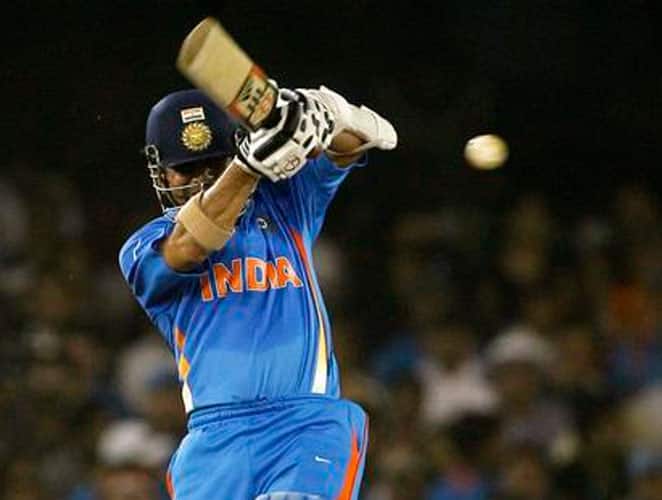 April 22, 1998: In what is hailed as one of Tendulkar’s finest knocks, the Little Master once again took his game to a different level against the Aussies. Batting first in the last league match of the Coca-Cola Cup, Australia posted a formidable score of 284 runs after Michael Bevan slammed an unbeaten ton (101*).India lost the wicket of Mongia early in the innings after which Sachin and Nayan Mongia added 69 runs for the second wicket. But India soon lost three quick wickets and to make matter worse, a sandstorm interrupted the proceedings at Sharjah. Once play resumed, India needed 94 runs in 84 balls.But an unperturbed Tendulkar enthralled the crowd with a series of incredible strokes and slammed 143 runs from 131 balls. Sachin single-handedly took the team to the final of the tournament.Result: Australia won by 26 runs (D/L method)Man of the Match: Sachin Tendulkar -