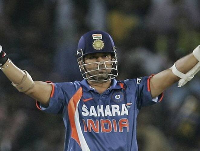 November 5, 2009: Australia toured India in November 2009 for a seven-match ODI series. The series was leveled at 2-2 after the first four matches. In the fifth match, Australia put a massive 350 runs on the board batting first, courtesy two good knocks from Shaun Marsh (112) and Shane Watson (93). In reply, Sachin and Sehwag added 66 runs for the first wicket. But all of a sudden, India lost wickets in quick successions and Tendulkar fought a forlorn battle alone. He found some company in Suresh Raina (59) and these two added 137 runs for the fifth wicket. But once Raina was dismissed by Watson, other batsmen couldn’t contribute much as Tendulkar too fell when India needed 18 runs to win. Even though India lost the thriller, it was one of Tendulkar’s finest ODI knock. He faced just 141 balls and blasted 19 boundaries and four sixes. Result: Australia won by 3 runsMan of the Match: Sachin Tendulkar -