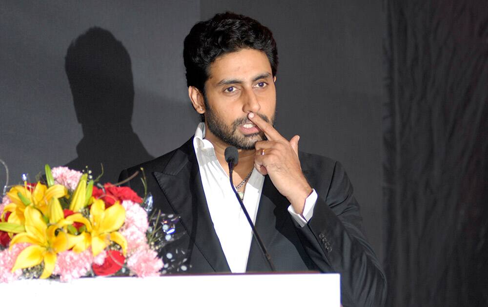 Abhishek Bachchan addressing the media at a city hotel in Jaipur. dna