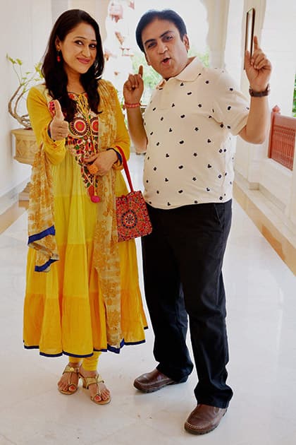 Film and Television actor Dilip Joshi and Disha Vakani during a press conference in Jaipur.