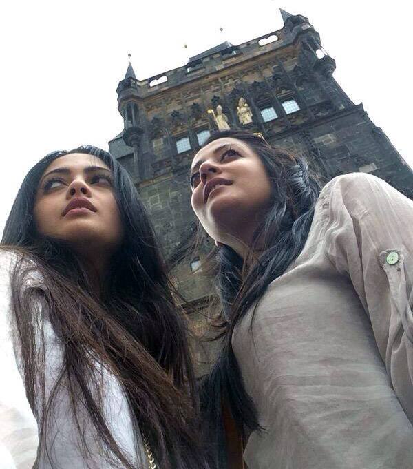 raima sen  Charles bridge .... Prague with @riyasen_  Pic Courtesy: twitter