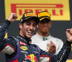 Lewis Hamilton hails Daniel Ricciardo as `one of the best ...