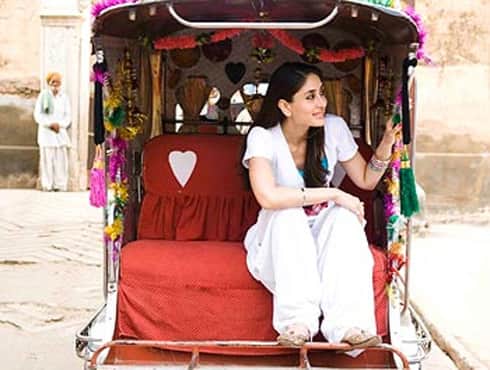 The Indian audience not only liked the ‘extra chirpy and lively’ Kareena Kapoor in the movie ‘Jab We Met’, but even madly followed her much appreciated indo-western look in the movie. The ‘Patiala and long T-shirt’ combo was so popular that it soon became a must have for young girls, given the fact that it is comfortable yet stylish.-by Harpreet Kaur - Spice Team