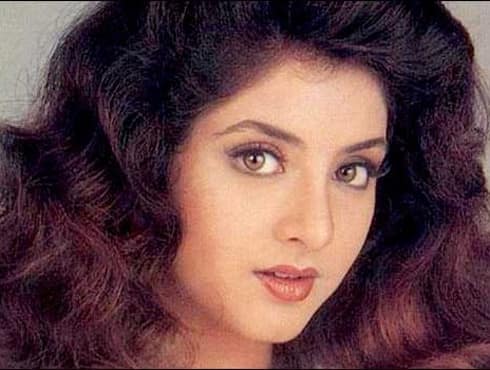 Divya Bharati, one of the most successful actresses of her times, made her acting debut in Telugu film ‘Bobbili Raja’ in 1990. She made her presence felt in Bollywood with an impressive performance in ‘Vishwatma’ in 1992. She won the Filmfare debut award for her role in ‘Deewana’ alongside Rishi Kapoor and Shah Rukh Khan, which released in the same year. In a career spanning over 3 years, Bharti acted in as many as 22 films which included her regional ventures.
She married film producer Sajid Nadiadwala in 1992. She died after falling from her 5-storeyed building on April 5, 1993. Many believe she committed suicide.