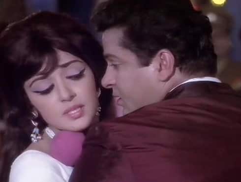 After impressing the audience with her impeccable act in ‘Johny Mera Naam’, Hema Malini gave one of her finest performances in ‘Andaz’. The challenging role of a widow was carried out effortlessly by Hema. The presence of superstar Rajesh Khanna and Shammi Kapoor, didn’t overshadow her role in the film. This romantic flick gave Hema Malini the much needed exposure. - Spice Team