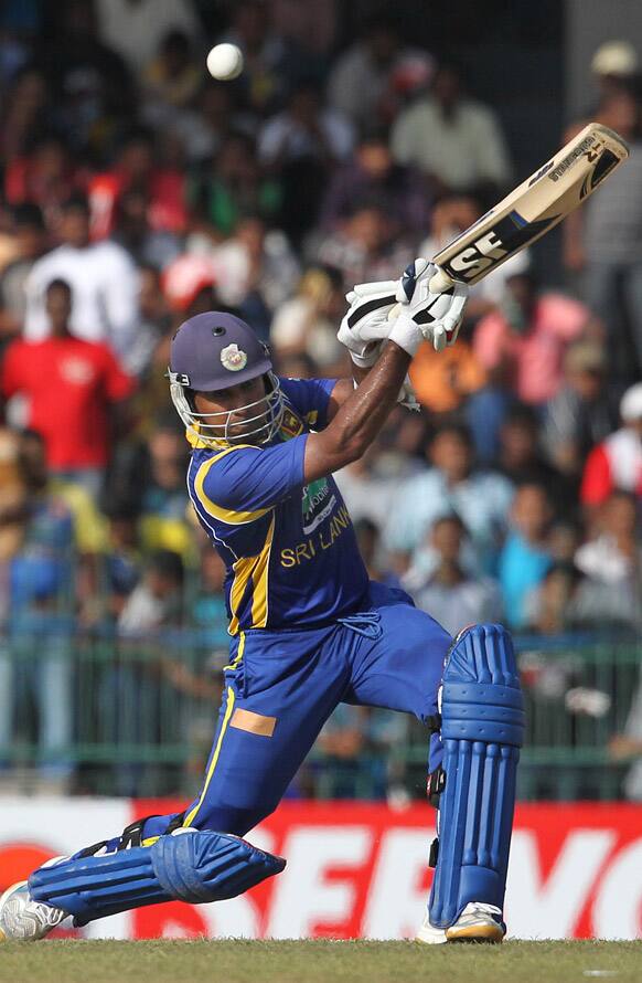 Sri Lanka's captain Mahela Jayawardene bats during the third one-day international cricket match between India and Sri Lanka in Colombo.