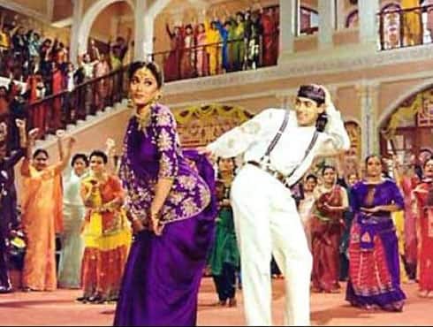 Madhuri Dixit starrer ‘Hum Aapke Hain Kaun’ became the highest grossing Bollywood film after its release and held the record for 7 years. Madhuri Dixit won the Filmfare Award for Best Actress in a leading role. The song ‘Didi tera devar deewana’ picturised on Madhuri went on to become a cult song of Bollywood. - Spice Team