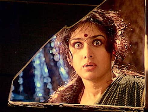 Directed by
Rajkumar Santoshi
Produced by
Aly Morani
Karim Morani
Bunty Soorma
Star Cast
Meenakshi Sheshadri
Rishi Kapoor
Sunny Deol
Amrish Puri
Vijayendra Ghatge
Tinu Anand
Paresh Rawal
Year
1993
The tale of the plight of Damini who maintained her stand with a maid who is sexually harassed by her owner and that owner was Damini`s brother in-law . She sufferred humiliation by her family because of the same reason. Character of Damini is played by Meenakshi Sheshadri.
- Spice Team