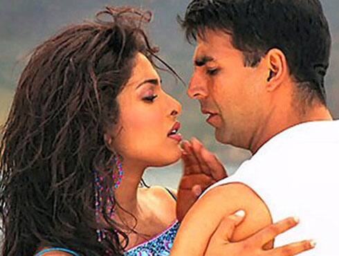 This screen sizzler had a dream début with Bollywood hunk Akshay Kumar in `Andaz`. However, soon after that they were paired opposite each other in several other hit films including `Aitraaz` in 2004. The grapevine was abuzz with the rumour that Piggy Chops and Khiladi Kumar did have a fling while shooting the film together. Tabloids even reported that Akki`s wife Twinkle Khanna had given an ultimatum to the actor and warned him not to act with Priyanka again. Result- The two haven`t worked together in any film since then. - Spice Team