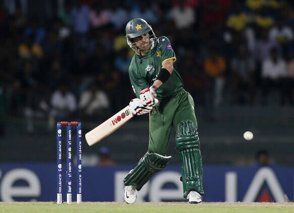  Umar Gul bats during their ICC Twenty20 Cricket World Cup Super Eight match against South Africa in Colombo.