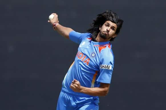 Ishant Sharma bowls to Sri Lanka's Mahela Jayawardane during the ICC Champions Trophy warm-up cricket match at Edgbaston cricket ground in Birmingham.