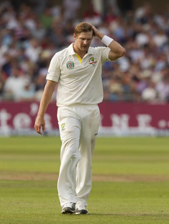 Australia's Shane Watson prepares to bowl on the third day of the opening Ashes series cricket match against England at Trent Bridge cricket ground, Nottingham.