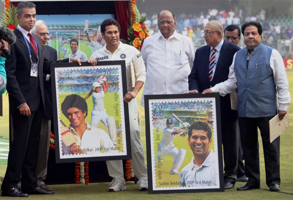 Union minister Kapil Sibal releasing special postal stamp of Sachin Tendulkar, with Mumbai Cricket Association chief Sharad Pawar, BCCI Chairman Srinivasan, BCCI Vice President Rajeev Shukla and Union minister of state for communications and information technology, Milind Deora at Wankhede stadium.