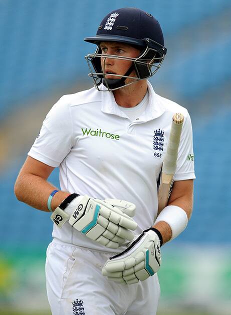 England's Joe Root leaves the pitch after being bowled by Sri Lanka's Nuwan Pradeep caught Lahiru Thirimanne for 31 runs during day five of the Second Test Match between England and Sri Lanka at Headingley cricket ground, Leeds, England.