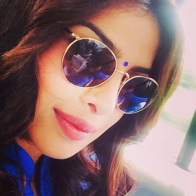 priyankachopra - Meri nazron se toh dekho... instagram