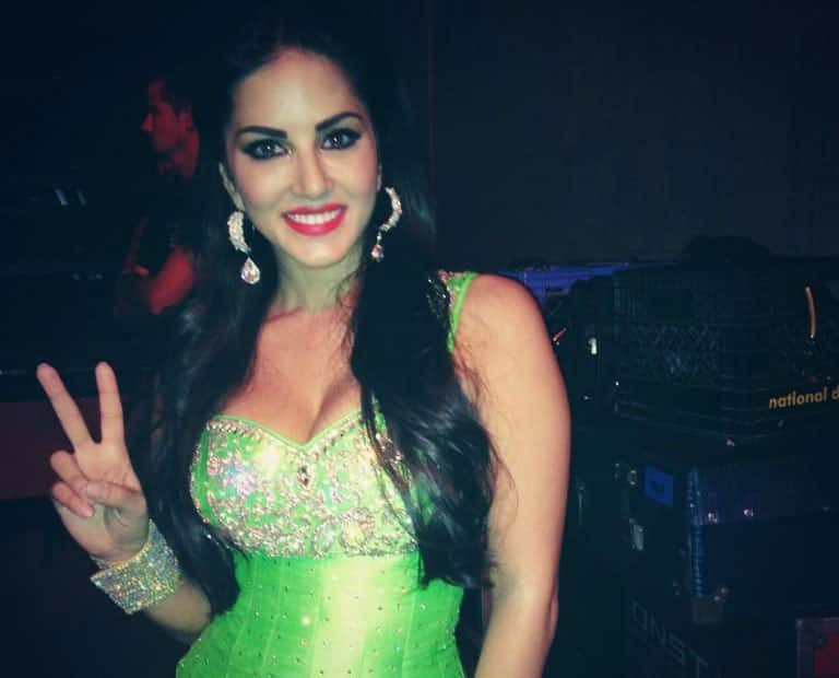 Sunny Leone - Ready to hit the stage with @MikaSingh in Dallas Texas !!! World Tour!!! - twitter