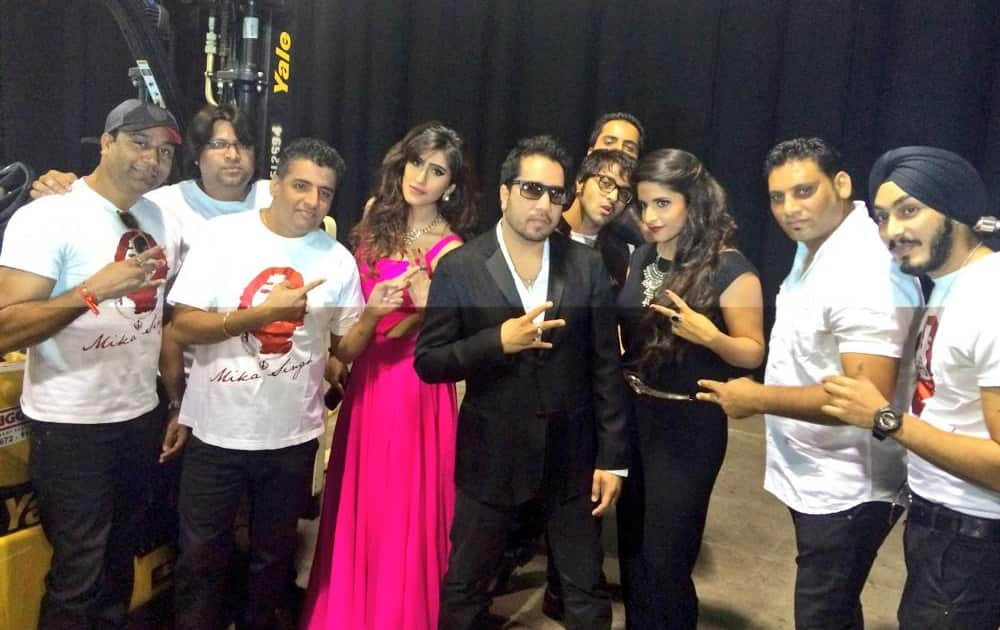 Pic Courtesy: Twitter@MikaSingh