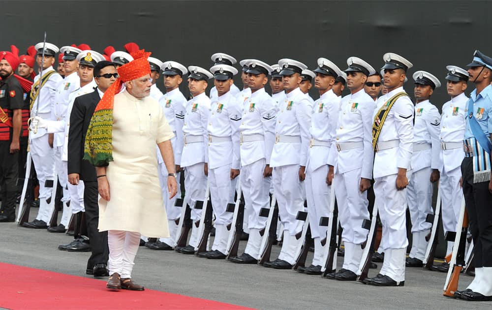 The Prime Minister, Shri Narendra Modi inspecting the Guard of Honour at Red Fort, on the occasion of 68th Independence Day, in Delhi.