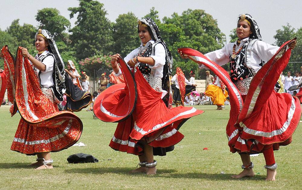 School children at full dress rehearsal for the Independence day function in Gurgaon.