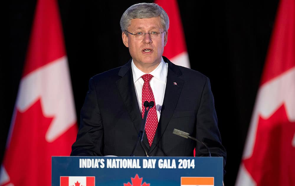 Prime Minister Stephen Harper speaks at the India National Day Gala in Brampton, Ontario.