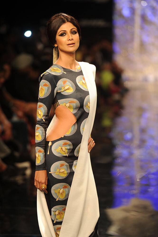 Shilpa Shetty walks the ramp in Masaba Gupta creation at the winter edition of Lakme Fashion Week in Mumbai. dna